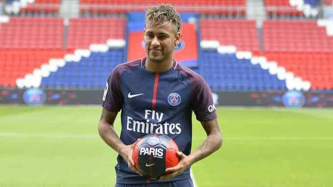 Neymar Jr presented at Paris Saint-Germain